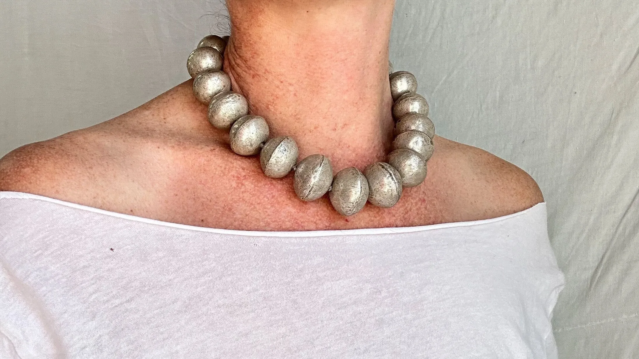 Graduated Silver Bead Necklace. Bench Beads. Gorgeous. 2298