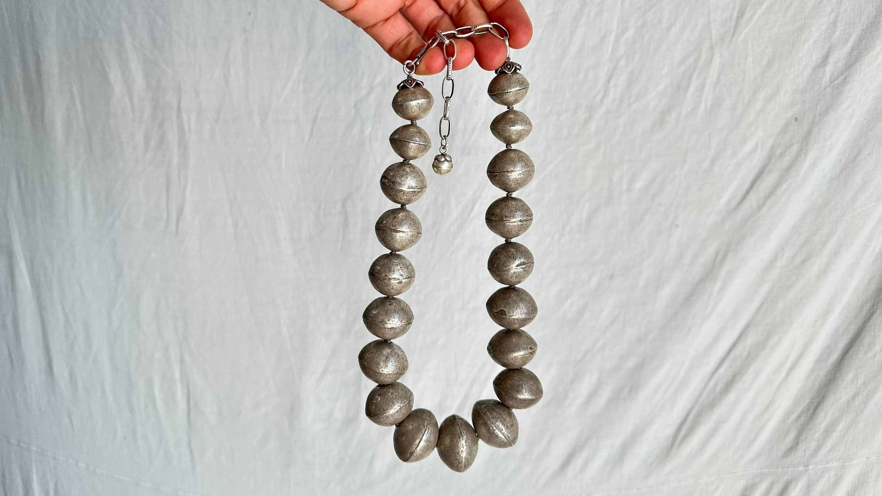 Graduated Silver Bead Necklace. Bench Beads. Gorgeous. 2298