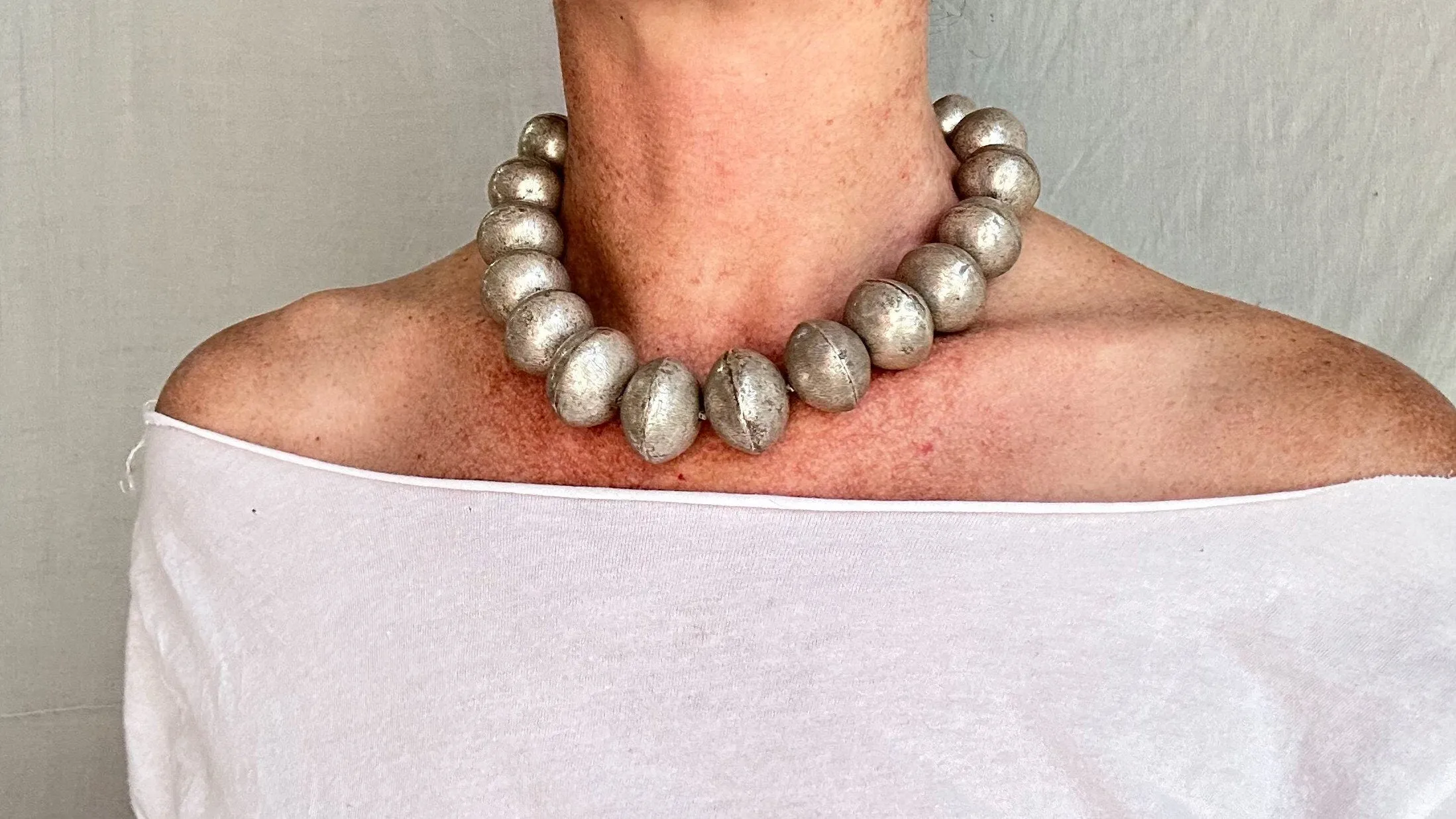 Graduated Silver Bead Necklace. Bench Beads. Gorgeous. 2298