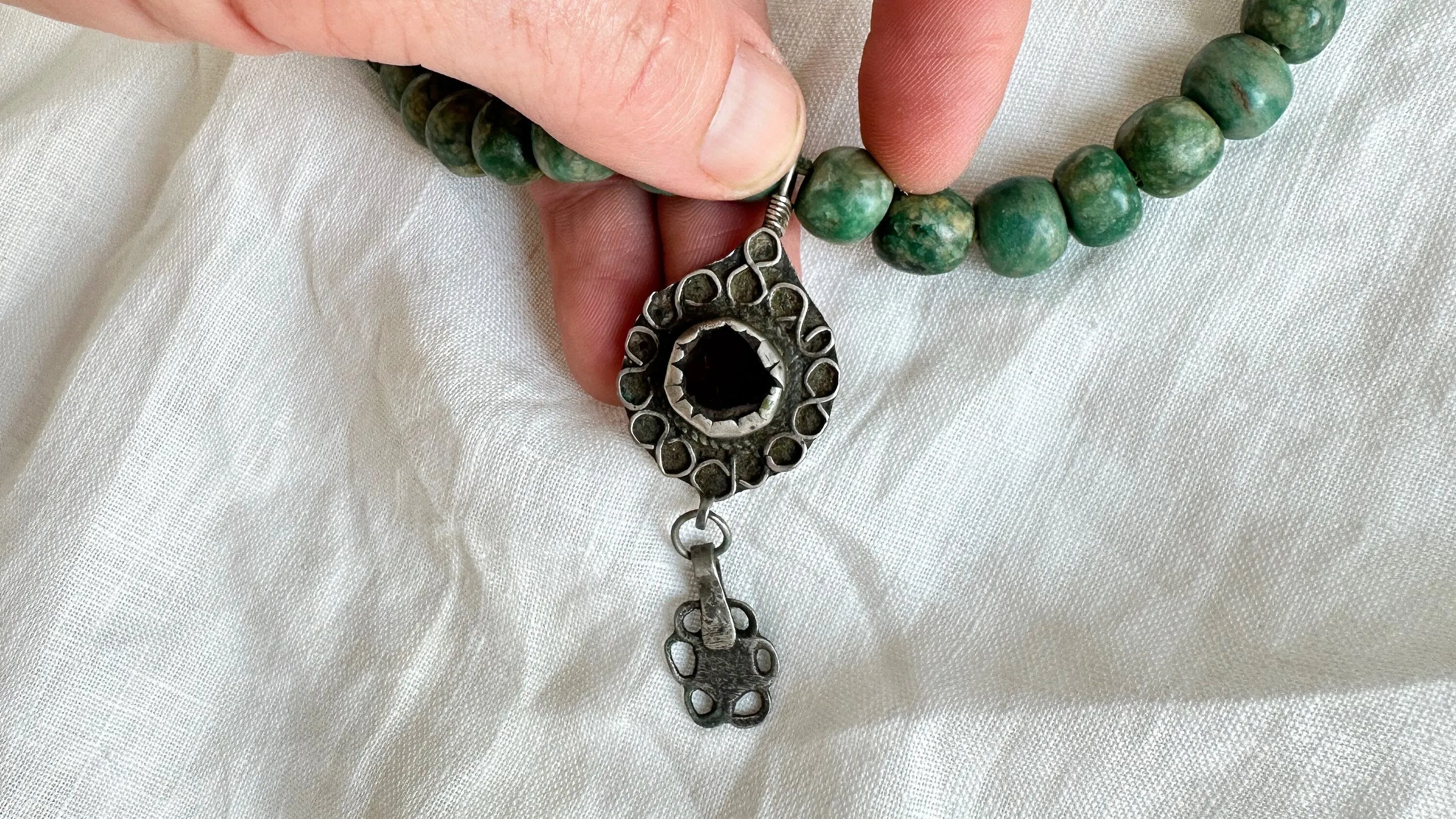Guatemalita and Berber Silver Necklace. Jadeite. 2072
