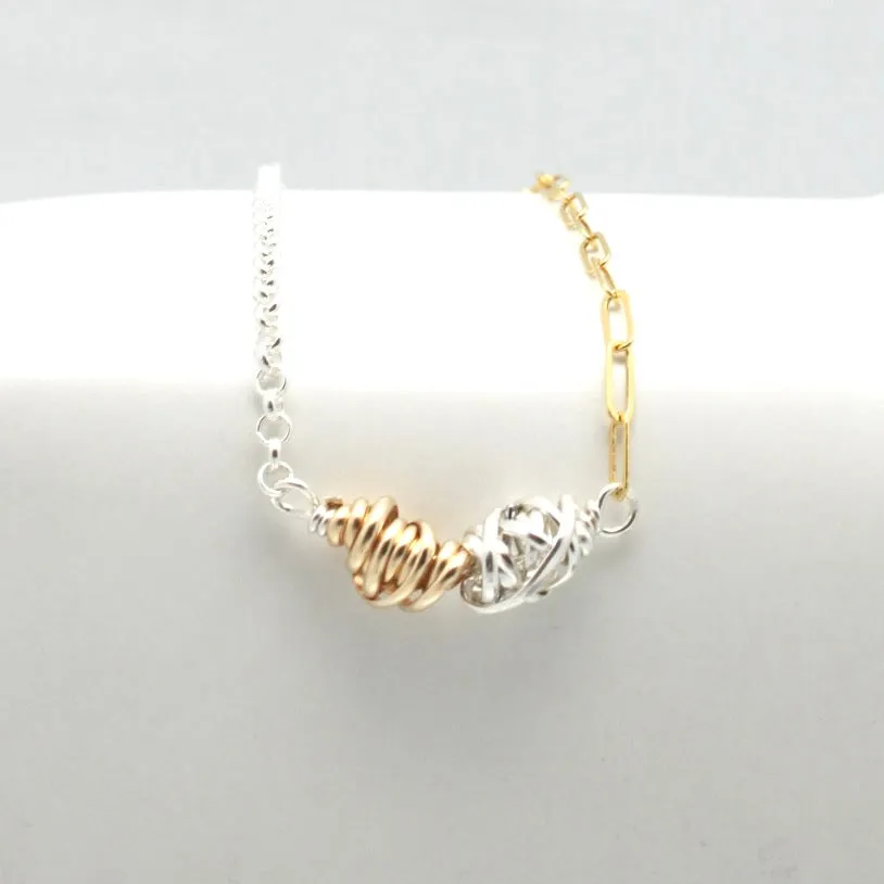 HERA Collection: Hera Mexican Crazy Lace & Gold Pendant Stretch Bracelet